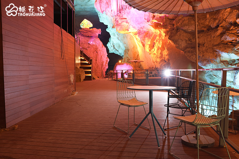 溶洞內(nèi)的桃花江竹木地板 溶洞內(nèi)的桃花江竹木地板