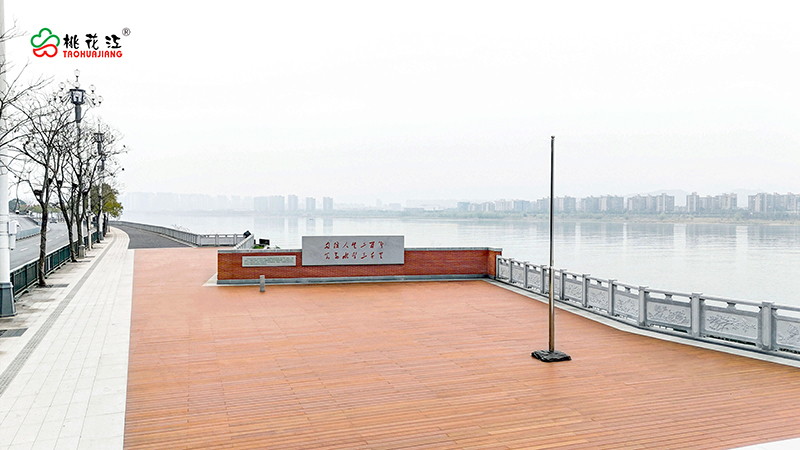 恰同學(xué)少年廣場(chǎng) 恰同學(xué)少年廣場(chǎng)